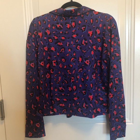 Terez Electric Cheetah Tie-Front Button Down Top - Picture 16 of 16